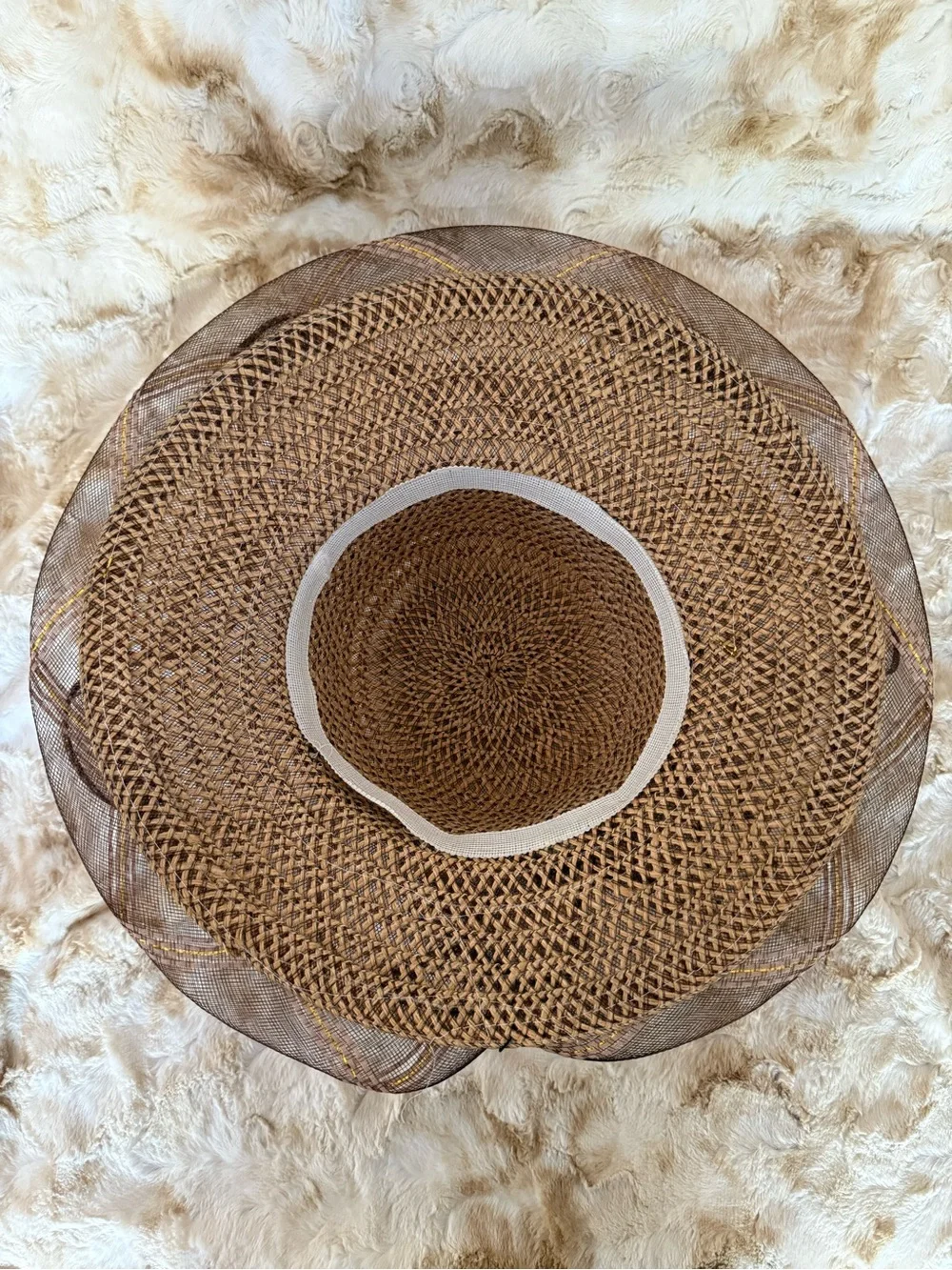 Elegant Brown Straw Sun Hat with Decorative Mesh Bow